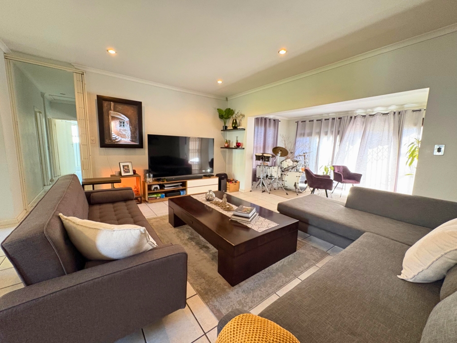 To Let 3 Bedroom Property for Rent in Sonstraal Heights Western Cape
